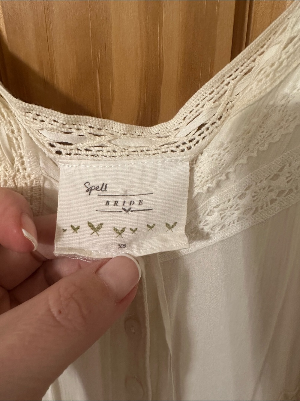 Spell Elizabeth Gown - Picture 6 of 11